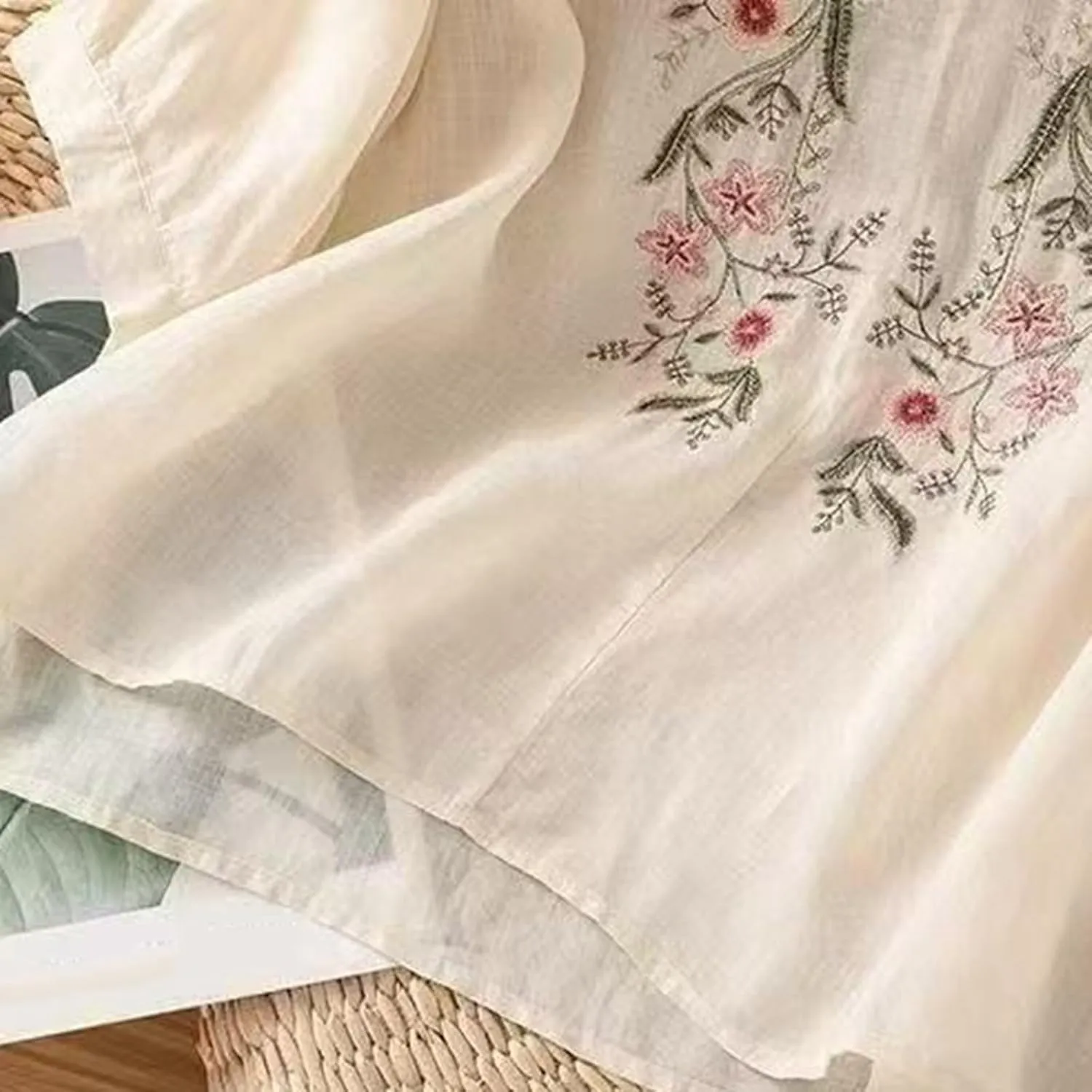 Floral Embroidered Tops for Women Cotton Linen Shirts Boho Ethnic Style Peasant 3/4 Sleeve V Neck Button Tunic Tshirt